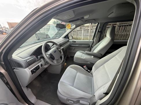 Used 2004 Ford Freestar SES FWD image 3