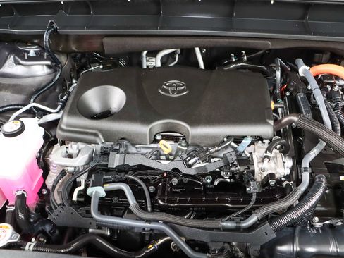 Used 2023 Toyota Highlander XLE image 33