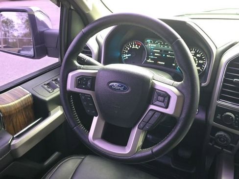 Used 2019 Ford F150 Lariat image 40