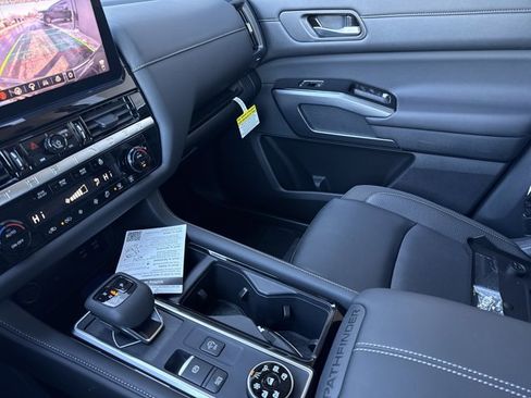 New 2026 Nissan Pathfinder SL image 21