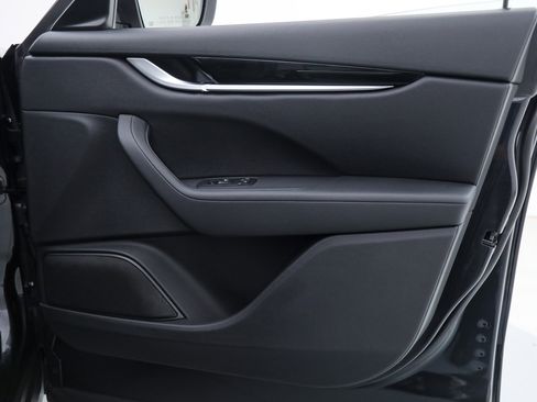 Certified 2023 Maserati Levante GT AWD/4WD image 11