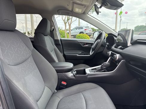 Used 2024 Toyota RAV4 XLE AWD/4WD image 9