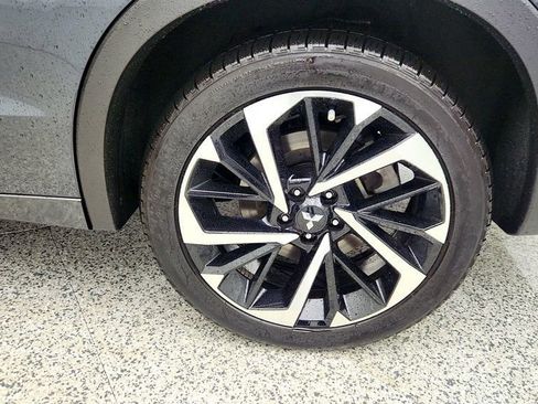 Used 2024 Mitsubishi Outlander SEL image 9