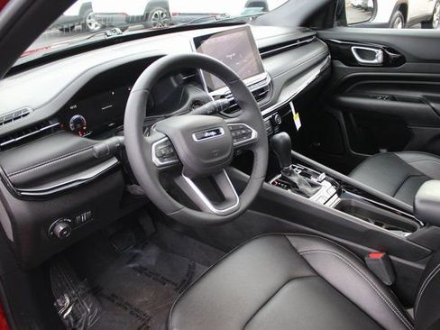 Used 2024 Jeep Compass Limited w/ High Altitude Package image 3