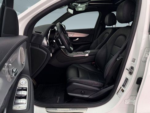 Used 2023 Mercedes-Benz GLC 300 4MATIC Coupe image 5