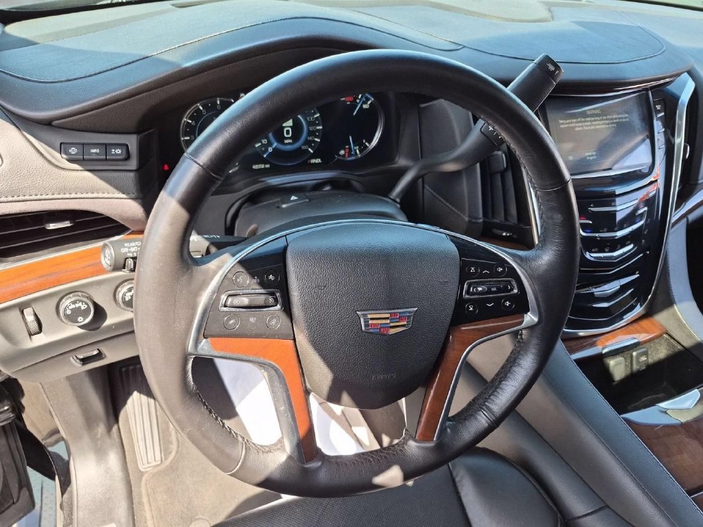 Used 2019 Cadillac Escalade ESV Premium Luxury AWD/4WD image 10