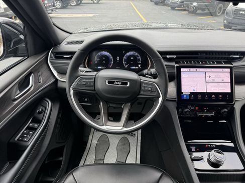 Used 2024 Jeep Grand Cherokee Limited w/ Trailer Tow Package image 16