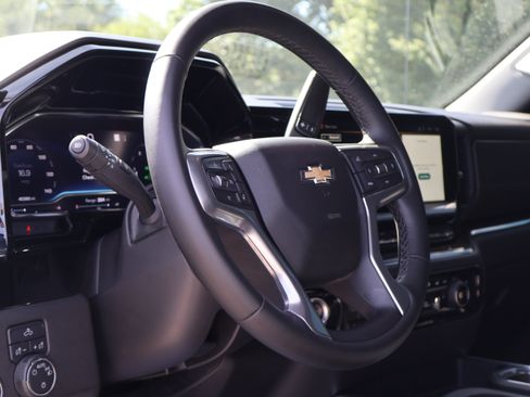 Used 2023 Chevrolet Silverado 1500 LT AWD/4WD image 28
