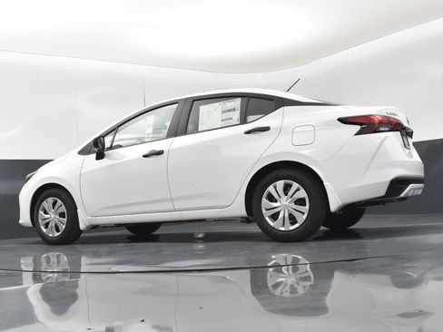 Used 2025 Nissan Versa S w/ Lighting Package image 35