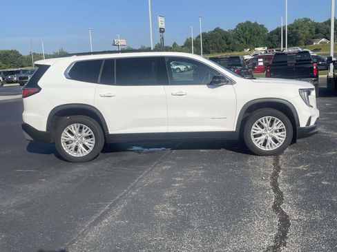 Certified 2026 GMC Acadia Elevation w/ Elevation Premium Package FWD image 2