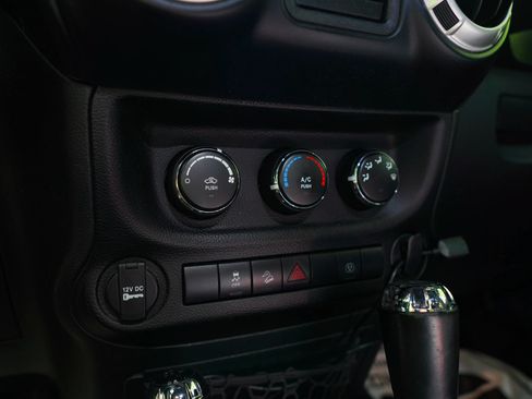 Used 2017 Jeep Wrangler Rubicon AWD/4WD image 18