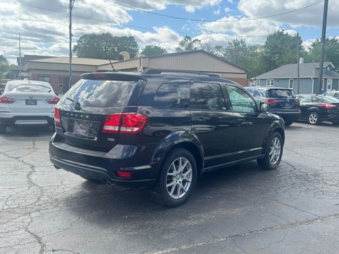 Used 2012 Dodge Journey SXT w/ Flexible Seating Group image 5