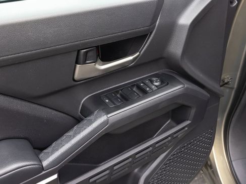 Certified 2025 Toyota Tacoma TRD Off-Road w/ TRD Off Road Upgrade Package AWD/4WD image 9