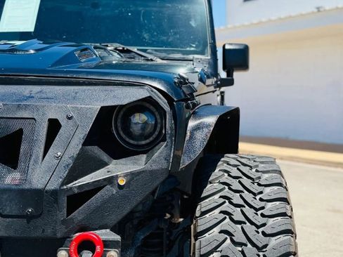 Used 2017 Jeep Wrangler Unlimited Sport w/ Connectivity Group AWD/4WD image 12