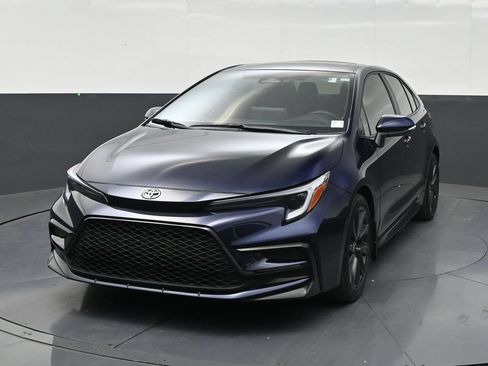 Used 2025 Toyota Corolla XSE FWD image 8
