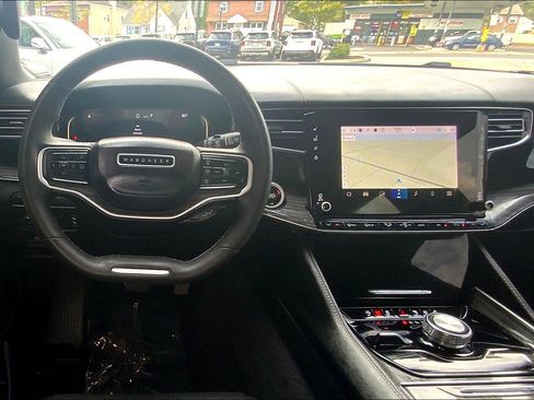 Used 2022 Jeep Wagoneer Series II image 17