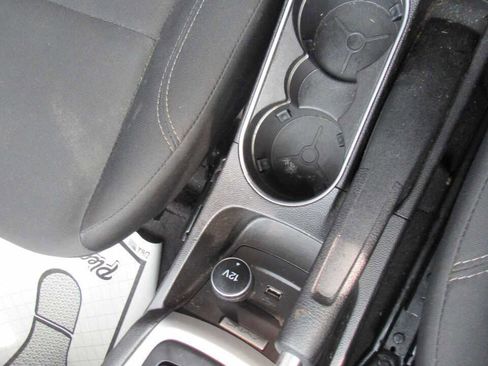 Used 2019 Ford Fiesta SE image 17