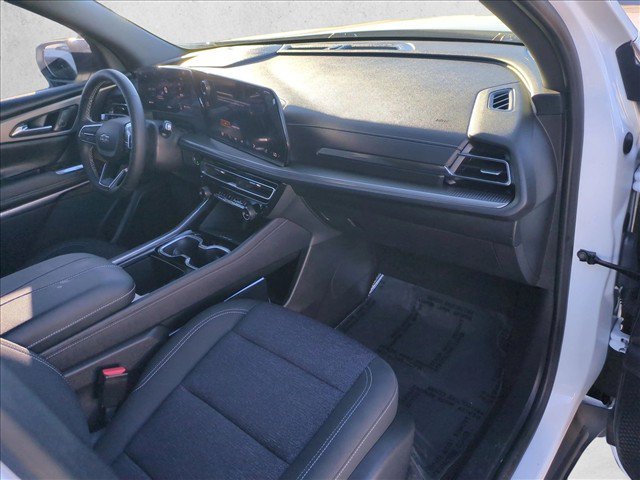 Used 2025 Chevrolet Traverse LT w/ Midnight/Sport Edition FWD image 23