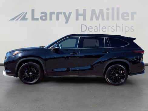 Certified 2025 Toyota Highlander XSE AWD/4WD image 2