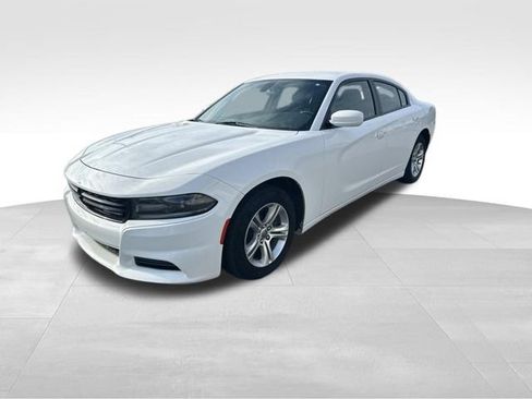 Used 2019 Dodge Charger SXT RWD image 5