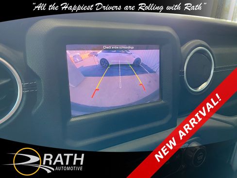 Used 2018 Jeep Wrangler Unlimited Sahara image 15