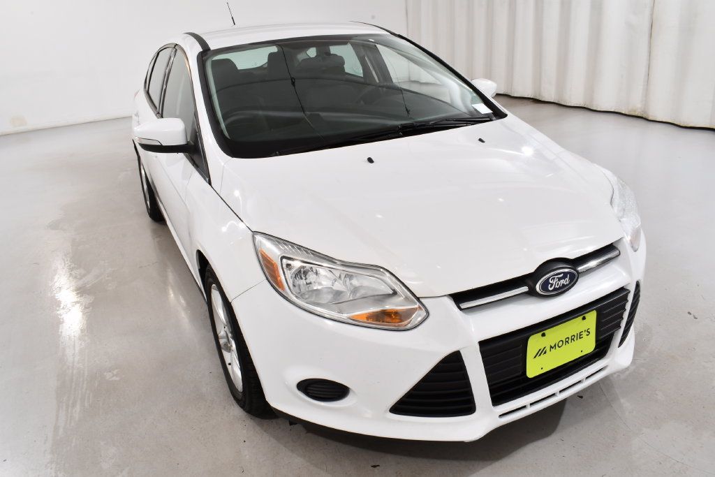 Used 2013 Ford Focus SE w/ SE Winter Pkg FWD image 4