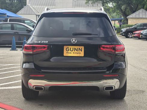 Used 2021 Mercedes-Benz GLB 250 image 4