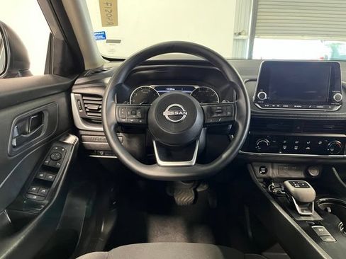 Used 2024 Nissan Rogue S AWD/4WD image 21