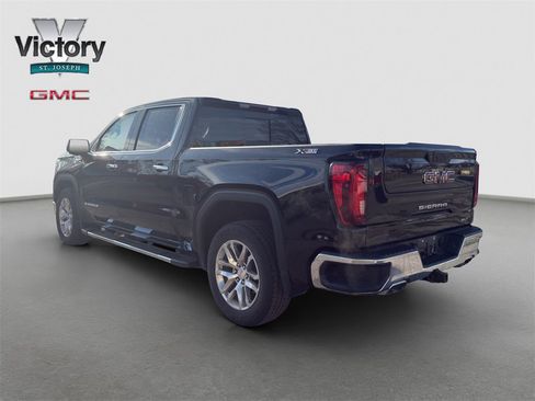 Used 2022 GMC Sierra 1500 SLT w/ SLT Premium Package image 12