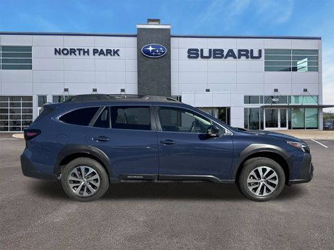 Used 2023 Subaru Outback Premium image 2