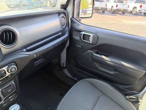 Used 2023 Jeep Wrangler Unlimited Sport AWD/4WD image 25