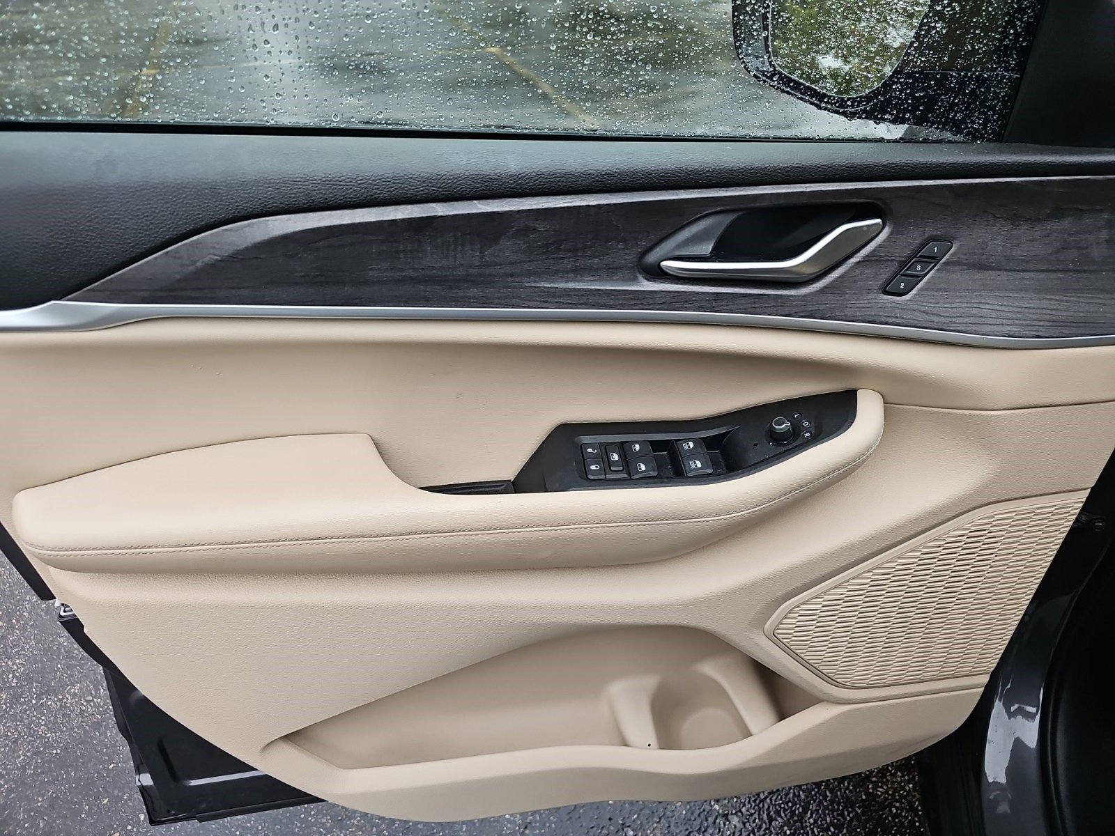 Used 2023 Jeep Grand Cherokee L Limited w/ Luxury Tech Group II AWD/4WD image 19