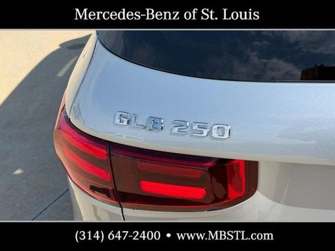 Certified 2025 Mercedes-Benz GLB 250 4MATIC image 9