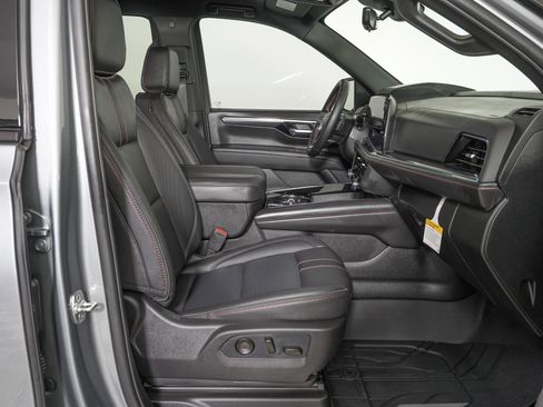 Used 2026 Chevrolet Tahoe RST w/ RST Performance Edition image 10