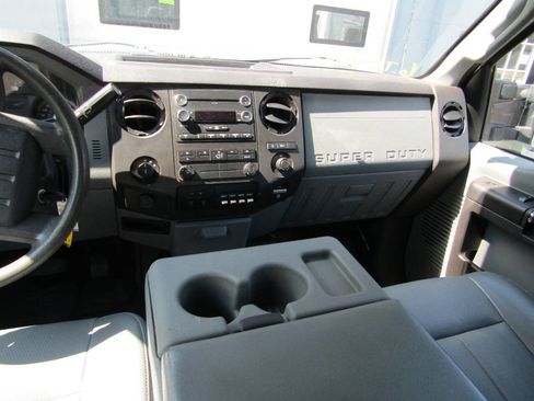 Used 2014 Ford F250 XL w/ Power Equipment Group image 18