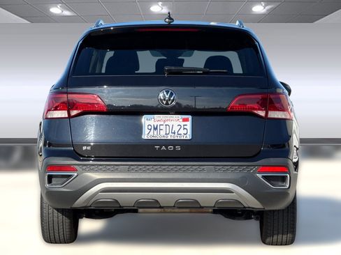 Used 2024 Volkswagen Taos SE image 8
