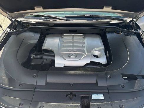 Used 2014 Lexus LX 570 4WD image 33