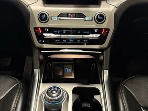 Used 2021 Ford Explorer XLT w/ Equipment Group 202A image 37