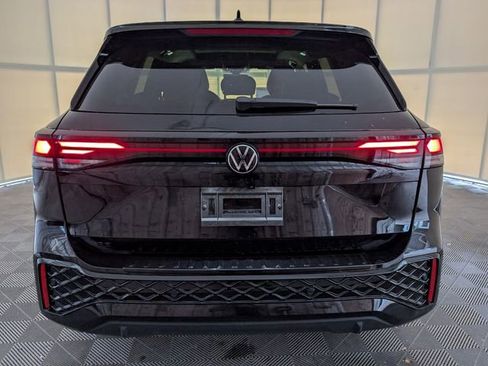 New 2026 Volkswagen Tiguan SE R-Line FWD image 9
