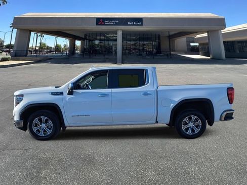 Used 2025 GMC Sierra 1500 SLT image 2