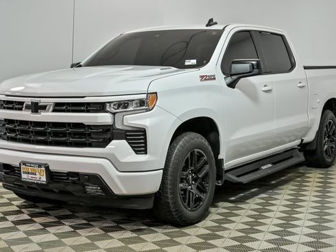 Used 2023 Chevrolet Silverado 1500 RST w/ Z71 Off-Road Package image 4