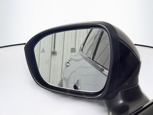 Used 2023 Nissan Ariya FWD image 16