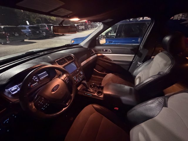 Used 2017 Ford Explorer XLT w/ Equipment Group 202A FWD image 2