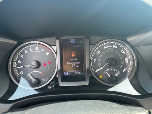 Used 2018 Toyota Tacoma TRD Off-Road AWD/4WD image 18