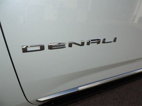 New 2026 GMC Yukon XL Denali w/ Sun & Power Step Package image 18