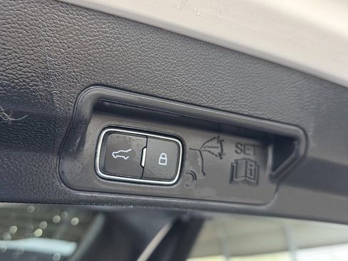 Used 2024 Ford Explorer XLT w/ Equipment Group 202A RWD image 12