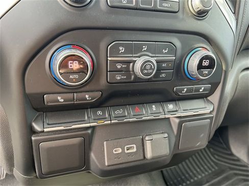 Used 2022 Chevrolet Silverado 1500 LT image 16