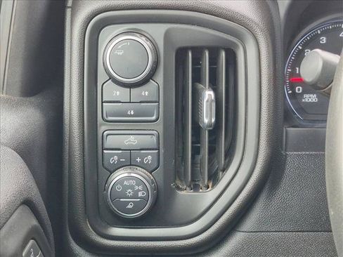 Used 2022 Chevrolet Silverado 2500 Custom w/ Custom Value Package AWD/4WD image 14