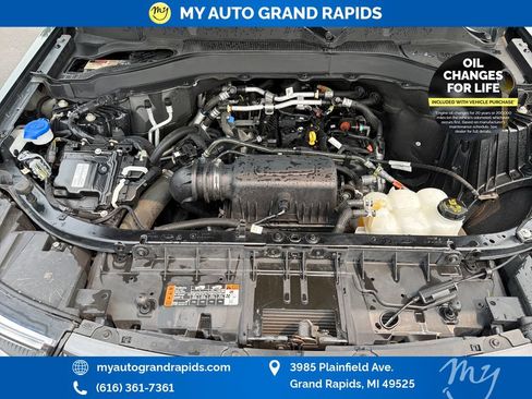 Used 2022 Ford Explorer XLT w/ Equipment Group 202A AWD/4WD image 27