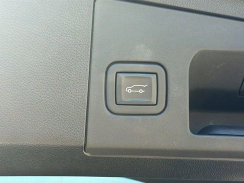 Used 2023 Cadillac XT4 Sport image 13